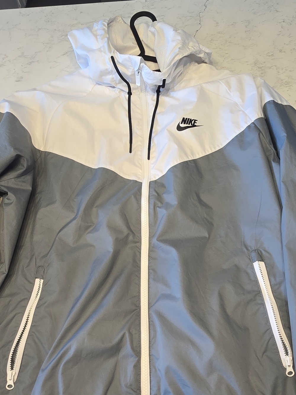 Nike Windrunner Mens Hooded Jacket Size M White Gray Full Zip Mesh Lined